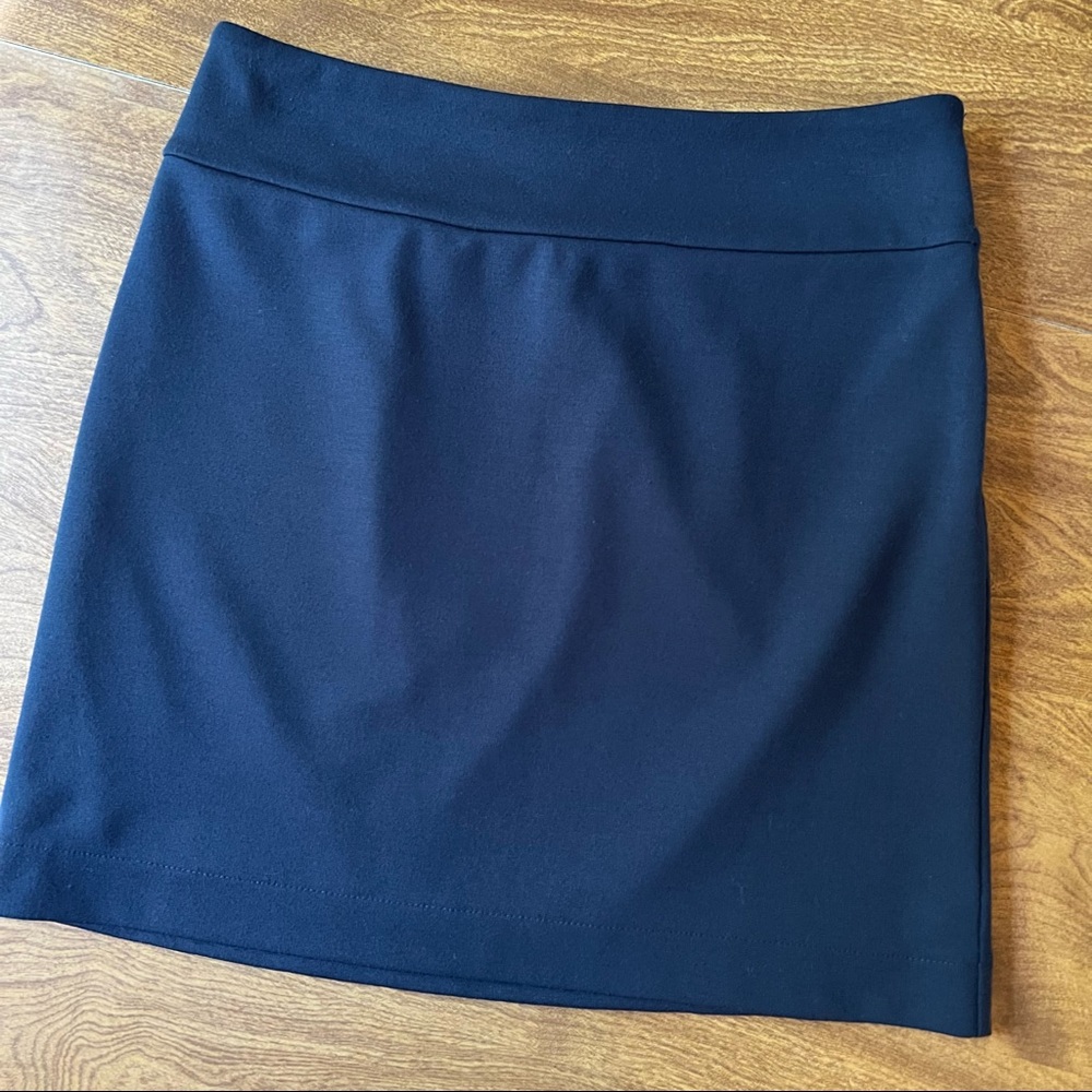Banana Republic Navy Blue Zipper side closure mini Skirt size 0
